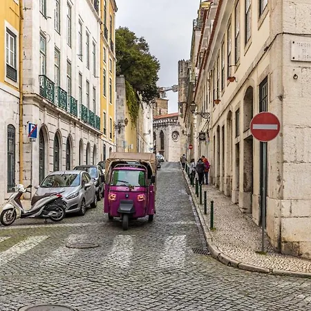 Plum Guide - East Wind Lisboa